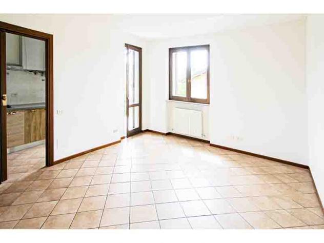TRILOCALE al primo ed ultimo piano con BOX, CANTINA e GIARDINO
