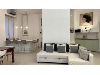 Appartamento in Via Claudio Monteverdi, in zona Buenos Aires