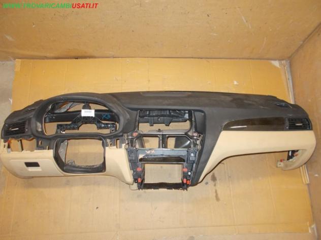 CRUSCOTTO NERO CON FASCIA BEIGE BMW X3 E83 Carrozzeria Allestimenti interni Cruscotto strumenti BMW - X3 E83 - 01-09-2006 - 01-10-2010