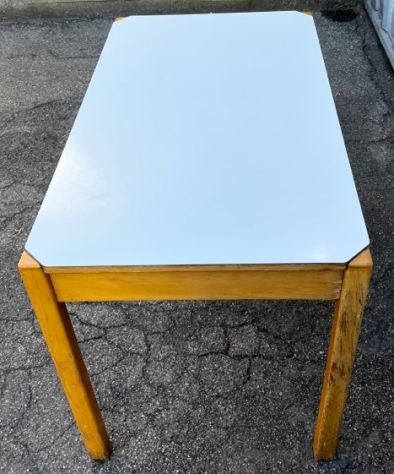 Tavolo con angoli in legno e Sedie legno corda - Foto 4