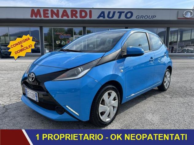 Toyota Aygo 1.0 VVT-i 69 CV 5p x-play NAVI + RETROCAMERA