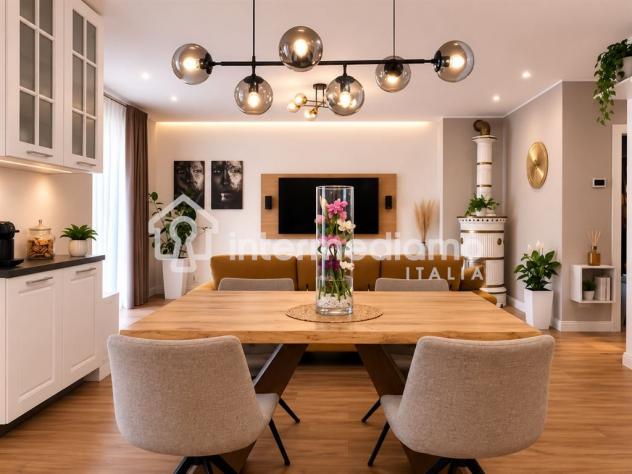 ELEGANTE QUADRILOCALE COMPLETAMENTE RISTRUTTURATO CON TERRAZZO