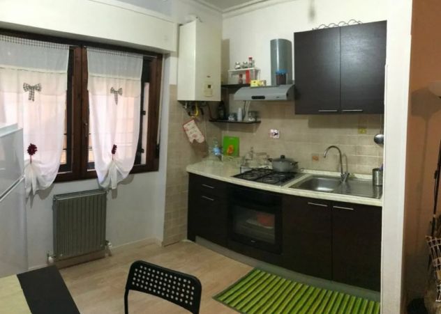 GUIDONIA BILOCALE ARREDATO-IDEALE PER COPPIA - Foto 4