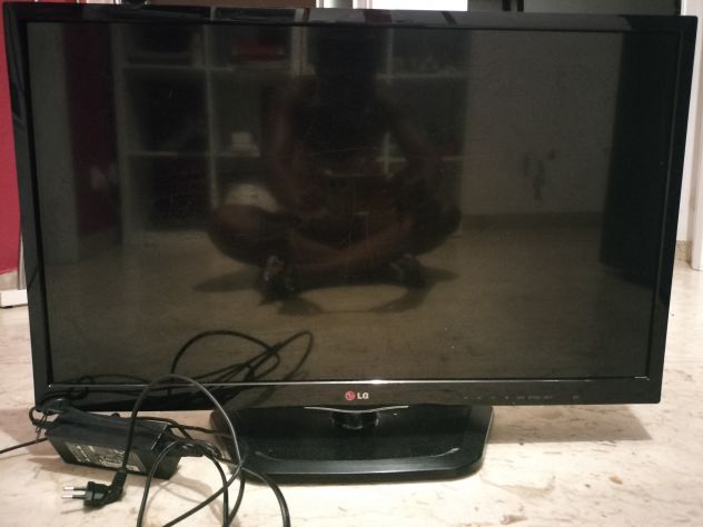 tv 32 pollici (Sono 2 TV marca LG)