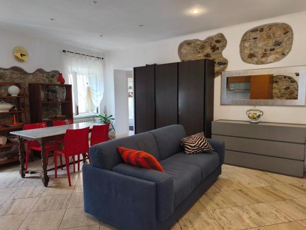 casa indipendente in vendita a Carrara in zona Codena