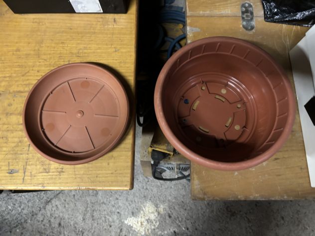 VASO+SOTTOVASO PIANTE COME NUOVI,IN PLASTICA”NICOLI”-“ARCA”MADE IN ITALY - Foto 2