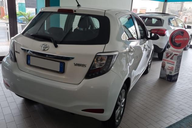 Toyota Yaris 1.4 D-4D 5 porte Lounge - Foto 4