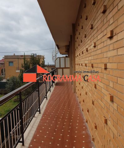TORVAJANICA VIA SVEZiA 120 MQ. 9 LOCALI 2 LIVELLI 165000 € - Foto 3