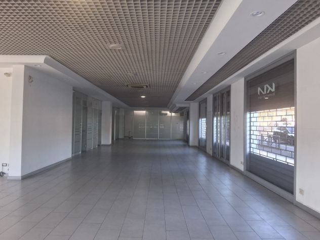 Negozio C1 a Via Casilina zona Giardinetti - Foto 7