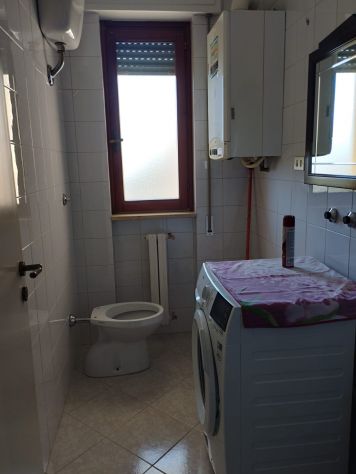 Quadrilocale Arredato da privato (Intero o a Stanze) – 4° Piano con Ascensore - Foto 6
