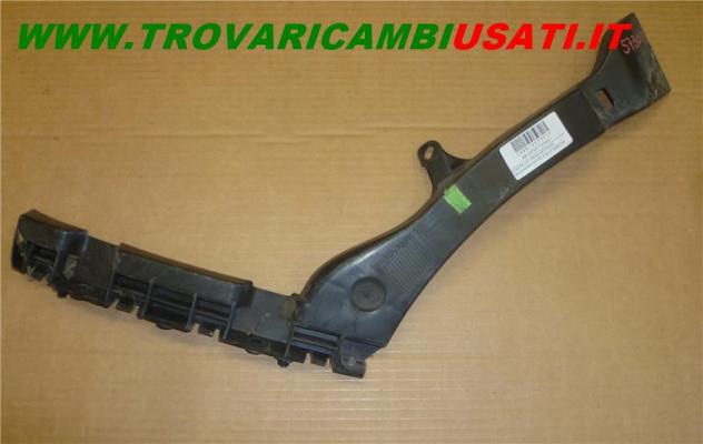STAFFA LAT. PARAURTI POST. 9683045680 SX PEUGEOT 3008 (T8) Carrozzeria Lamierati esterni Paraurti Staffa sostegn PEUGEOT - 3008 - 01-02-2014 - 01-