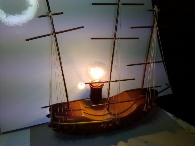 lume da televisione anni 50/60 in legno