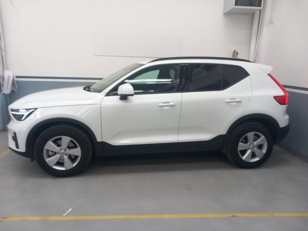 Volvo XC40 2023 2.0 b3 Essential auto - Foto 5