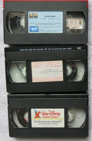 3 VHS-SPIDER-MAN-ALICE NEL PAESE DELLE MERAVIGLIE-ALADINO E LA LAMPADA MERAV - Foto 2