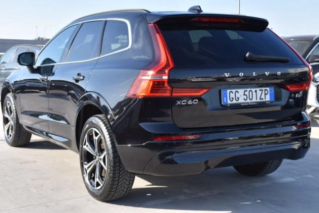 VOLVO XC60 B4 (d) AWD Geartronic Momentum *Pelle* rif. 23631689 - Foto 6