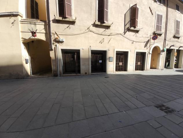 Immobile in asta di 320 m² con più di 5 locali in vendita a Foligno - Foto 2