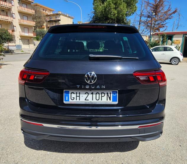 Volkswagen Tiguan 2.0 TDI 150 CV SCR DSG Elegance - Foto 7