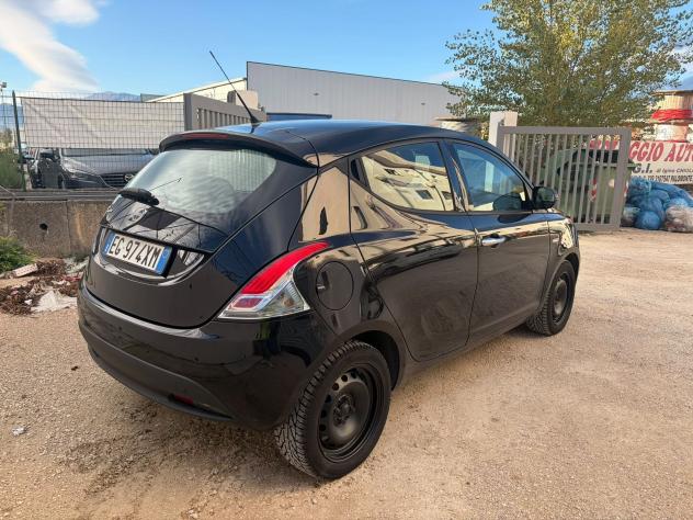 Lancia Ypsilon Ypsilon 0.9 t.air Gold s&s 85cv - Foto 3