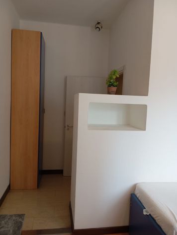 Singola luminosa per studentessa in centro storico, libera dal 1 Dicembre - Foto 10