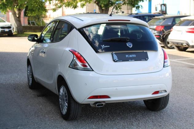 Lancia Ypsilon 1.2 69 CV 5 porte GPL Ecochic Gold - Foto 5