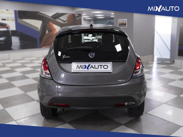 Lancia Ypsilon 1.0 Firefly Hybrid Silver 70CV 5 Porte - Foto 4