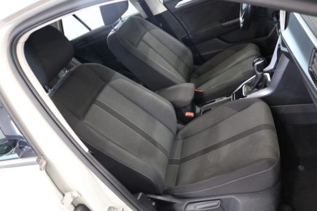 VOLKSWAGEN T-Roc 1.5 TSI ACT DSG Life rif. 23821041 - Foto 10