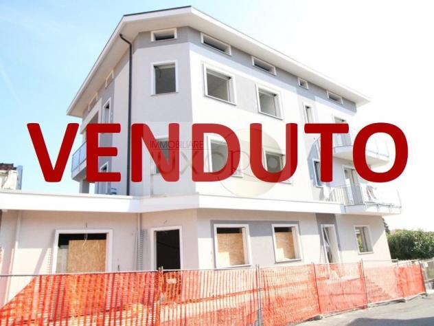 Appartamento di 2 locali con balconi a Besana Brianza