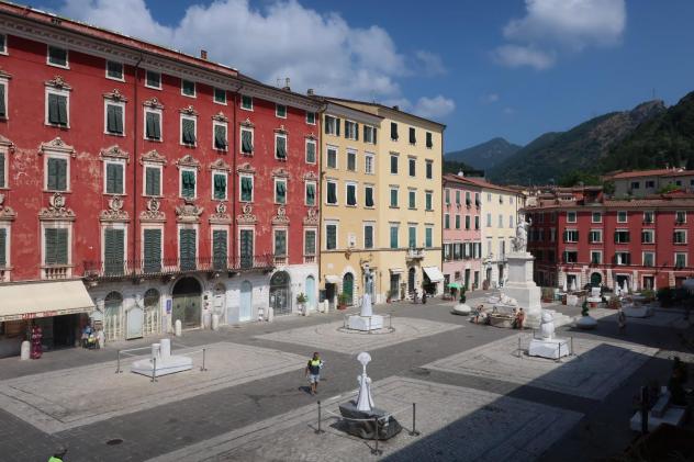 Appartamento in vendita a Carrara 380 mq Rif: 1331985