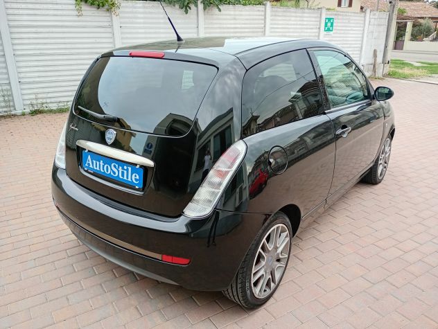 LANCIA YPSILON 1.4 16 Valvole SPORT MOMO DESIGN - Foto 4