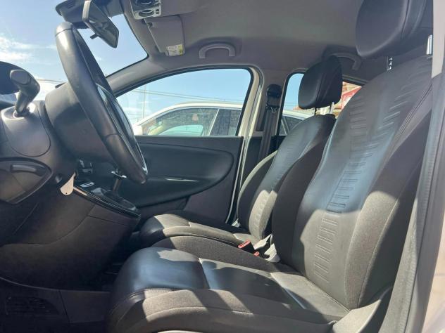 Lancia Ypsilon 1.2 69 CV 5 porte S&S Gold -2014 - Foto 4