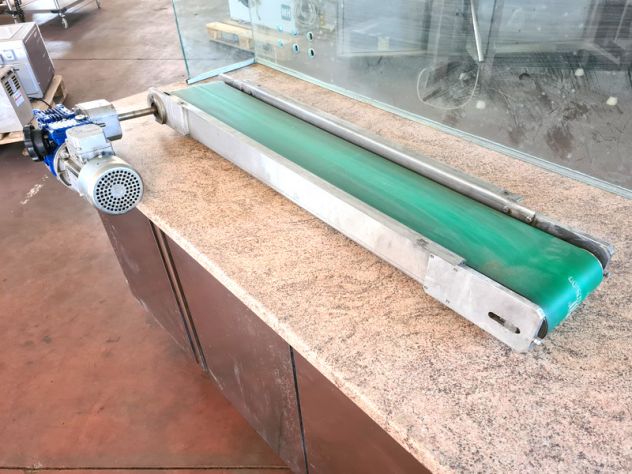 nastro trasportatore con regolatore di velocità usato