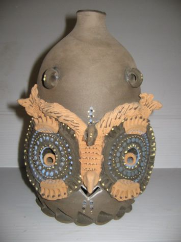 VASO IN TERRACOTTA RAPPRESENTAZIONE RAPACE PRECOLOMBIANO-VENDO PER TRASLOCO