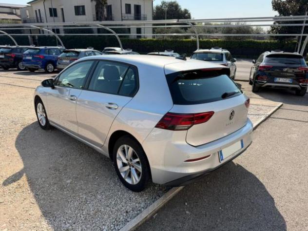 VOLKSWAGEN Golf 1.0 eTSI EVO DSG Life OK NEOPATENTATI rif. 23989968 - Foto 3