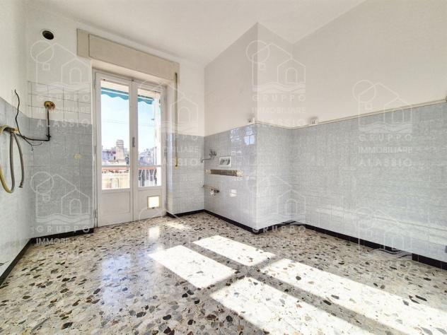 Albenga, soleggiato e centralissimo appartamento con terrazzo in centro - Foto 16
