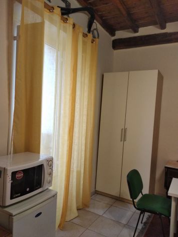 Bright double furnished room private bathroom midway between Termini & Colosseo - Foto 3