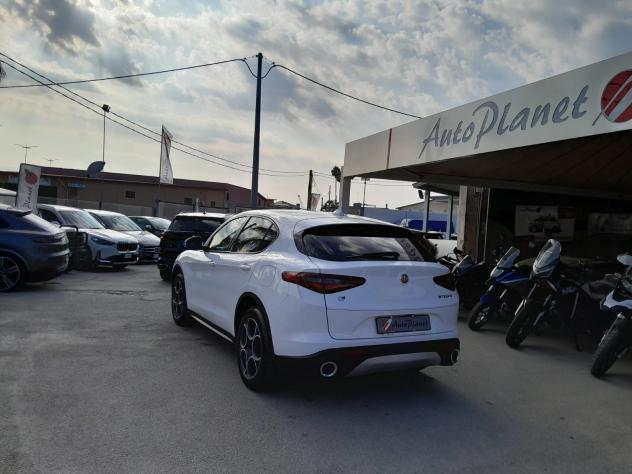 Alfa Romeo Stelvio 2.2 Turbodiesel 210 CV AT8 Q4 Executive - Foto 3