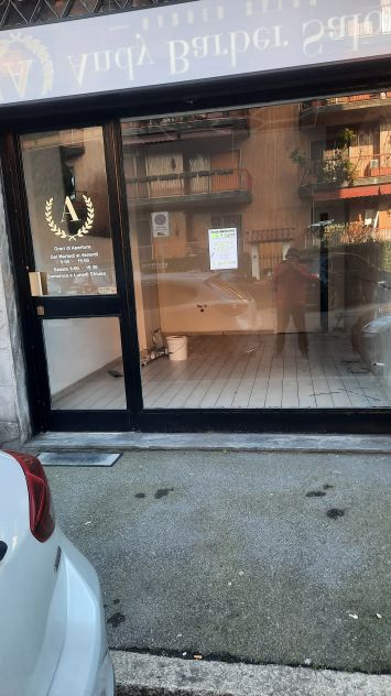 PARRUCCHIERE CHIUSO A CESANO BOSCONE AFFITTASI NEGOZIO DI CIRCA 50 MQ. CON B - Foto 2