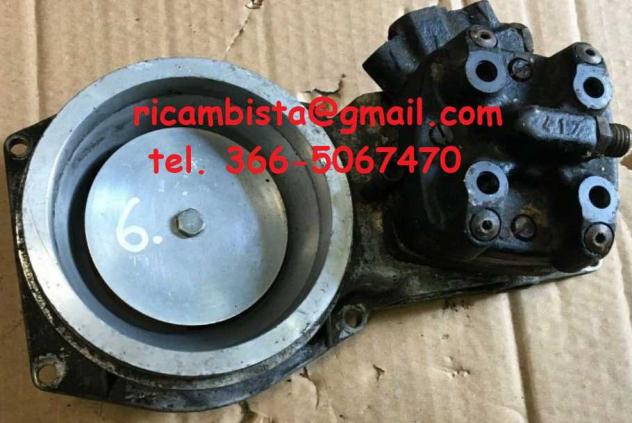 0438100100 Audi 80 ripartitore carburante