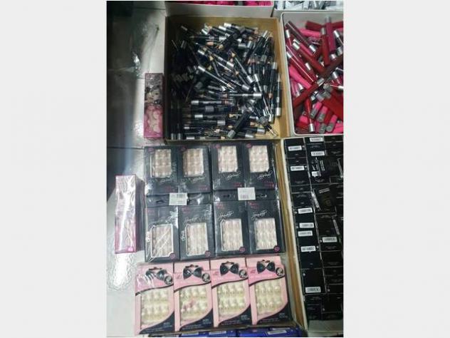 STOCK DI CIRCA 300 PRODOTTI DI COSMETICA ASSORTITI - Foto 6