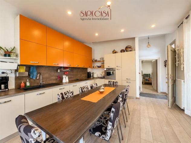 Casa bifamiliare con ampi servizi e corte esclusiva - Foto 3