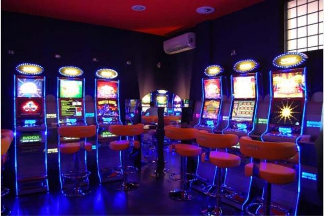 BAR TAVOLA FREDDA CON GRATTA E VINCI E SLOT - Foto 3