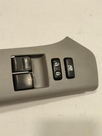 PULSANTIERA ANTERIORE SINISTRA TOYOTA Yaris Serie 74232-0D110 989-1K9N 1NDTV (0811) - Foto 2