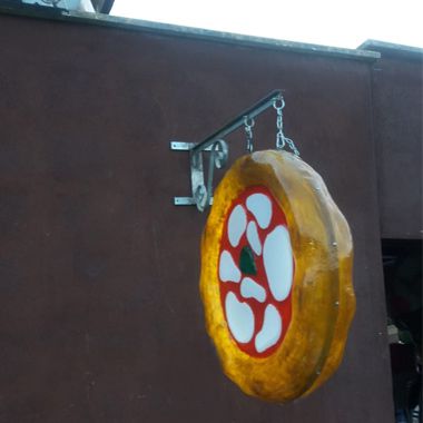 Insegna pubblicitaria: pizza in vetroresina a parete e totem a TORINO - Foto 4