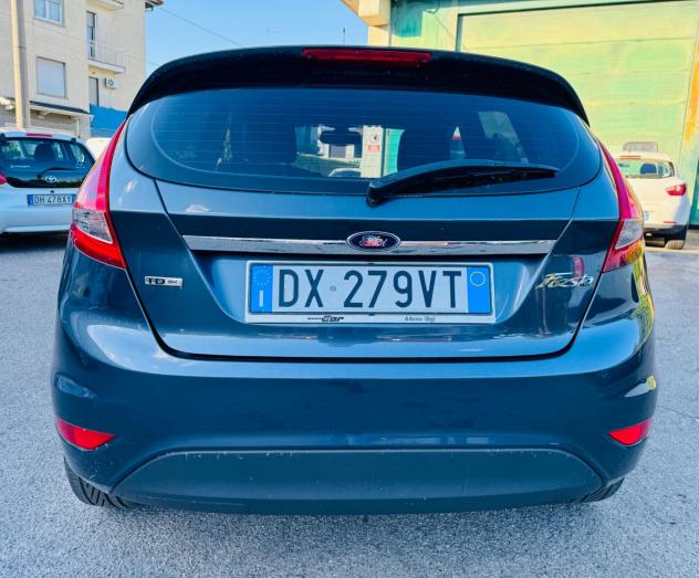 Ford Fiesta 1.4 TDCi 68CV 5 porte - Foto 6