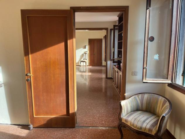 Attico / Mansarda di 200 m² con più di 5 locali in vendita a Venezia - Foto 7