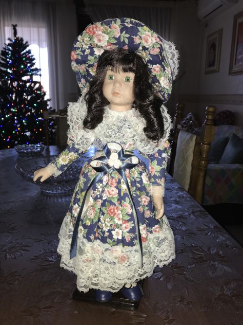 Bambola Elizabeth The Promenade Collection