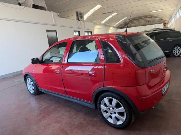 Opel Corsa 1.2 5 porte - Foto 4