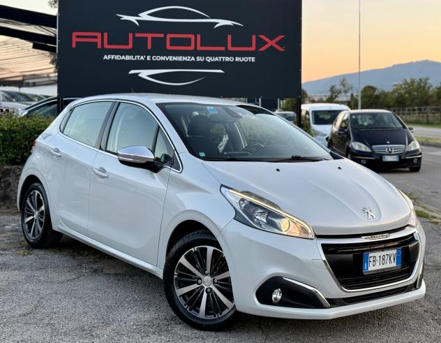 Peugeot 208 1.2i 82CV Allure 99.000Km NEOPATENTATI - Foto 2