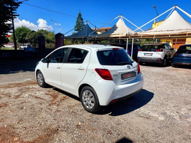 Toyota Yaris 1.D-4D 5 porte Cool 90CV - 2015 - Foto 10
