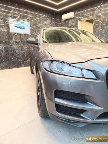JAGUAR F-Pace 2.0 D 180 CV AWD Portfolio rif. 24021289 - Foto 2
